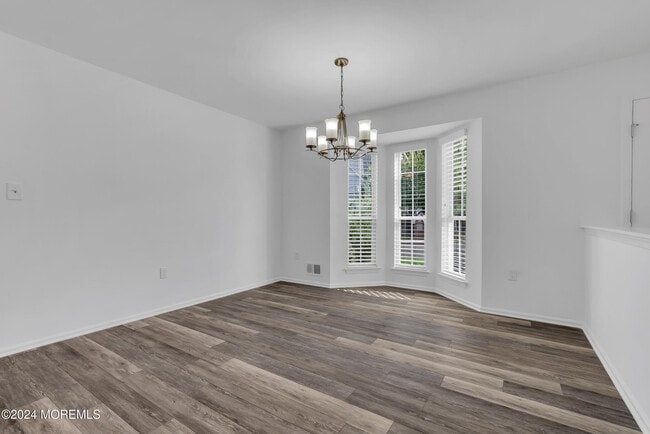 Building Photo - 2 Charles Ct