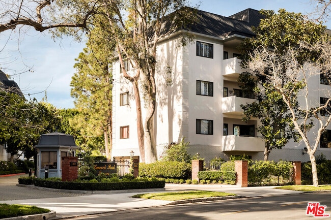 Building Photo - 651 Wilcox Ave