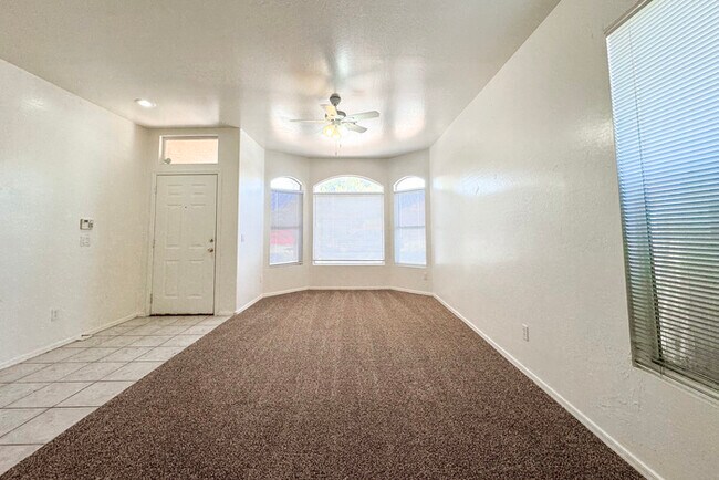 Building Photo - 3Bed/2Bath House at 63rd/Northern Ave! $19...