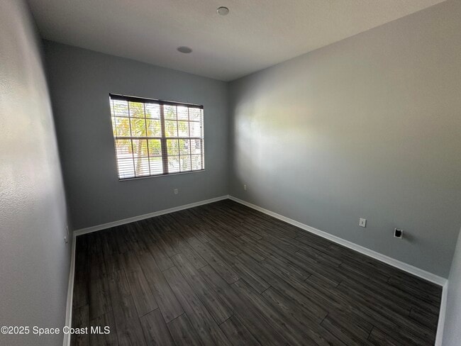 Building Photo - 1317 Ballinton Dr