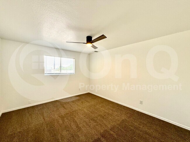 Building Photo - 3006 S Dromedary Dr