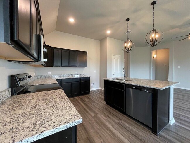 Building Photo - 806 Hollyhock Dr