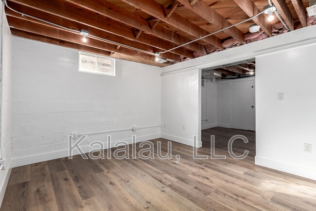 Building Photo - 2256 W Ella St
