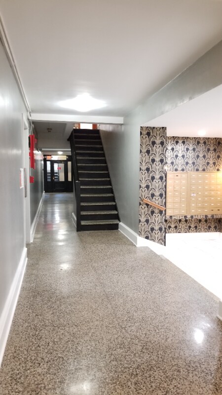 Building Photo - 165 Vroom St