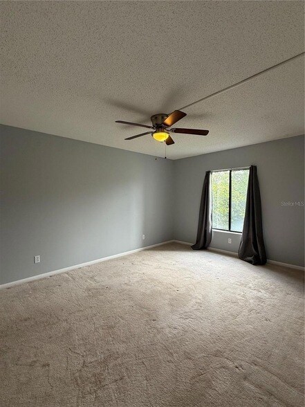 Building Photo - 927 S Pine Ridge Cir