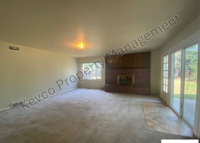 Building Photo - Awesome Four Bedroom Home by CSU Campus!