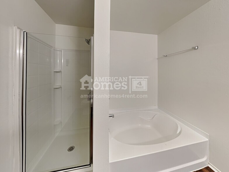 Building Photo - 1108 Beaverwood Ln