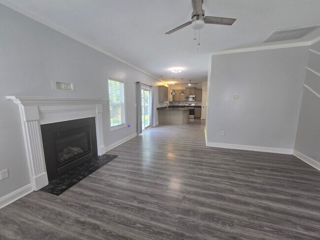 Building Photo - New Listing!!!