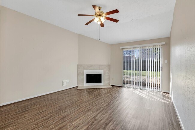 Building Photo - 20235 Apache Gardens Ln
