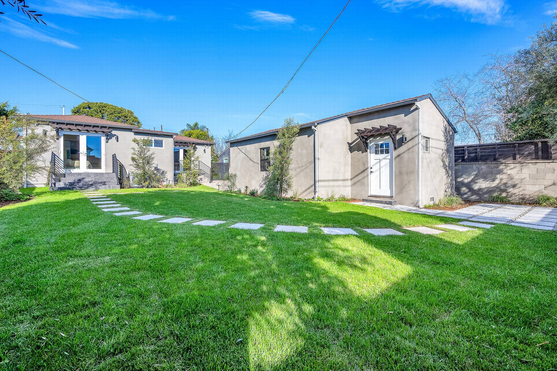 Building Photo - 616 W Ellis Ave