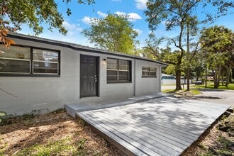 Building Photo - Spacious 4bdrm/1bath House ** $1,945.00 **...