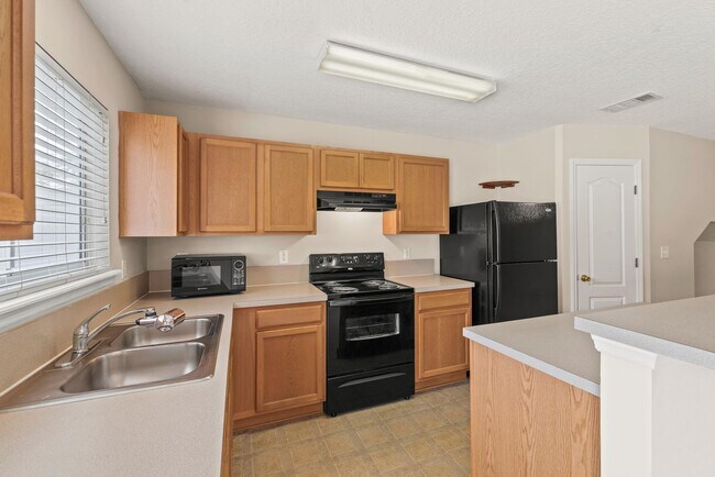 Building Photo - St Augustine Living!
