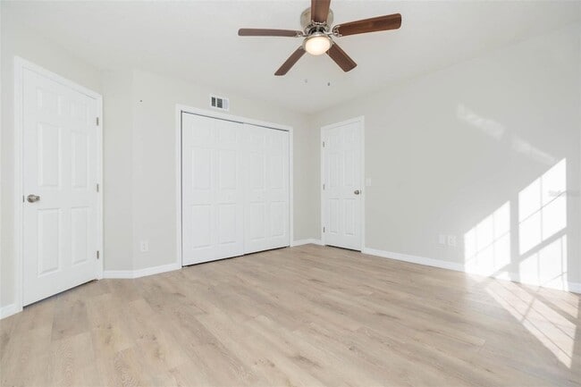 Building Photo - 6545 Brentwood Dr.