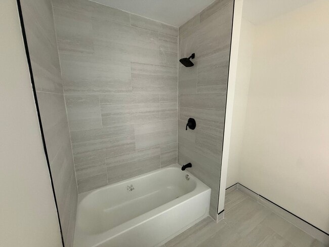 Building Photo - 2089 W 41st St