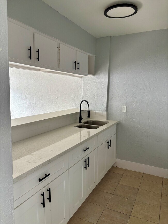 Building Photo - 1125 Ann St