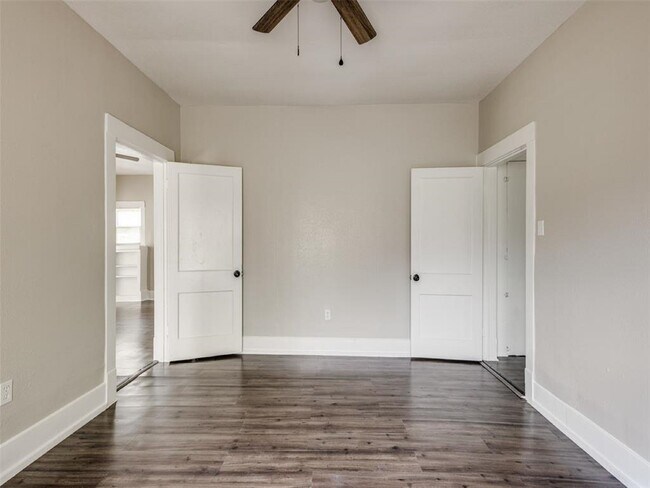 Building Photo - 8318 Lawler St