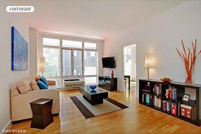 Primary Photo - 342 E 110th St