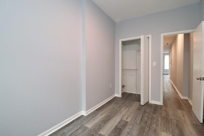 Building Photo - 108 Adams St