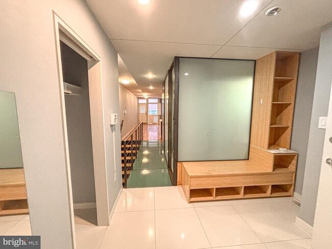 Building Photo - 149 W Laurel St