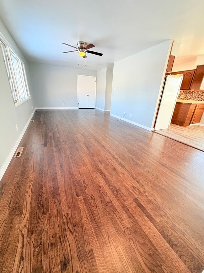 Building Photo - Beautiful Home 3 bed 2.0 baths