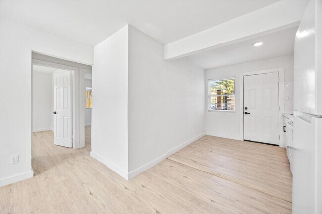 Building Photo - 6811 Del Rio St