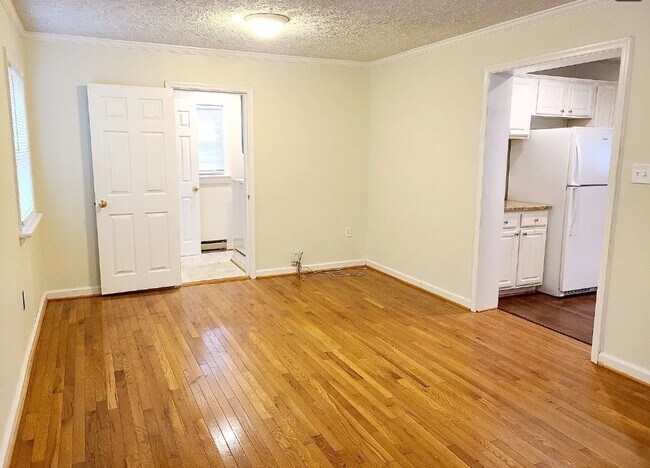 Building Photo - 320 Treva Rd