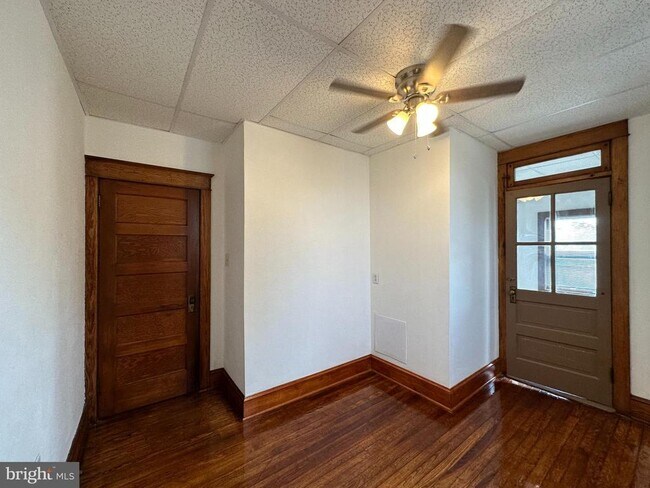 Building Photo - 239 N Stratton St