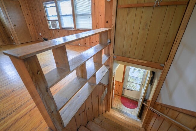 Building Photo - Adorable 2BR Carriage House Minutes from D...