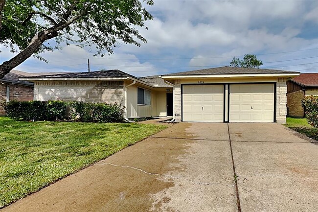 Primary Photo - 7426 Boysenberry Ln