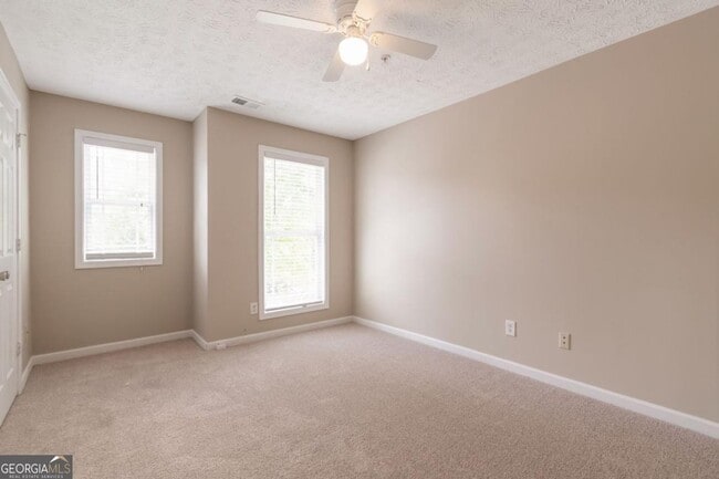 Building Photo - 2020 Briar Creek Ct NE
