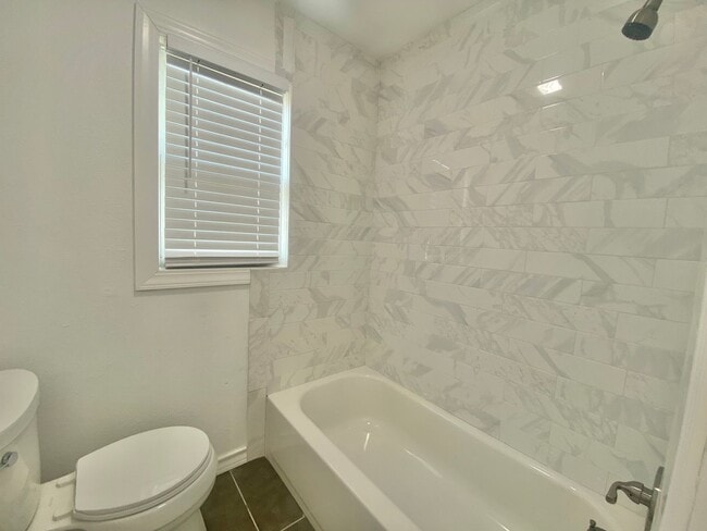 Building Photo - Newly remodeled home now available -