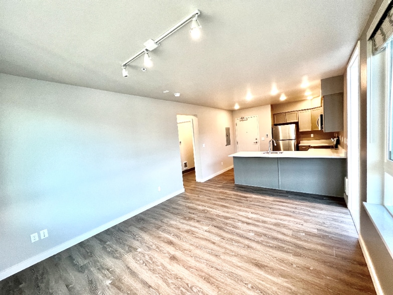 Building Photo - 2330 Yakima Ct