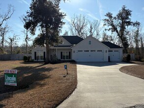 Building Photo - Charming 4 Bedroom/3 Bath home in Lakeland...