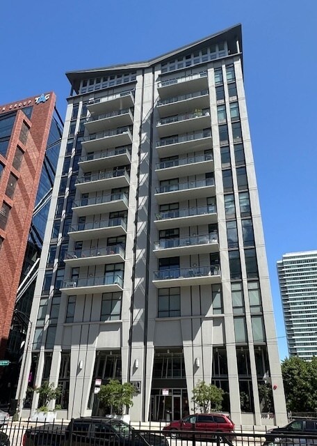 Primary Photo - 740 W Fulton St