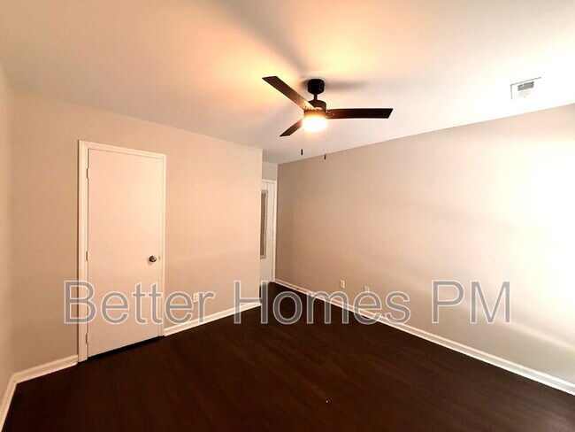 Building Photo - 4840 N New Hope Rd