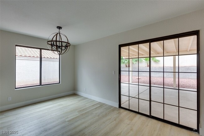 Building Photo - 2337 Chatfield Dr