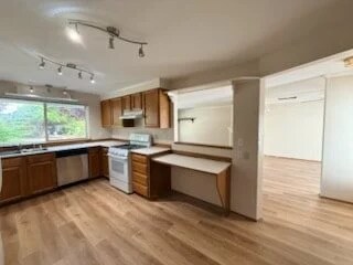Building Photo - 9757 Spinnaker Blvd NW