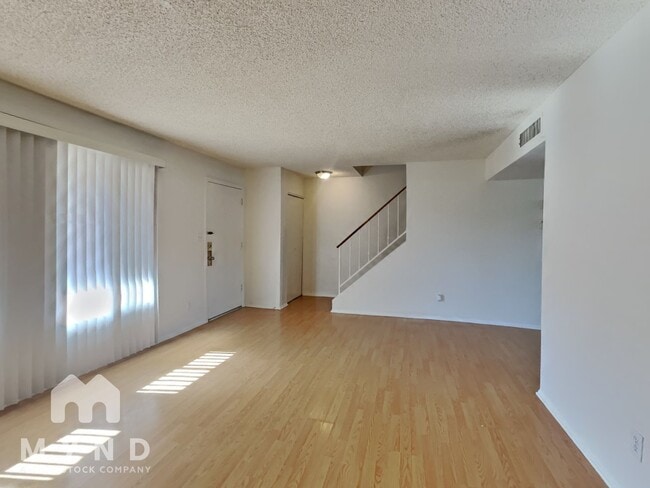 Building Photo - 4305 W Solano Dr N