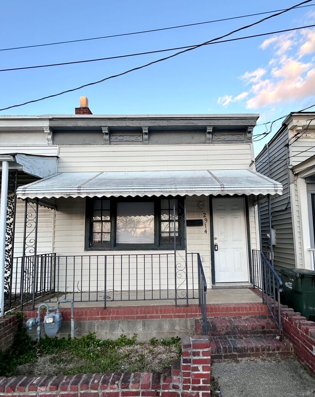 Building Photo - Available Now! | 2 Bed/ 1 Bath | Church Hill North