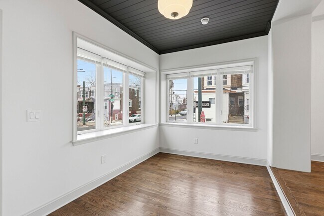 Building Photo - 4695 N 16th St