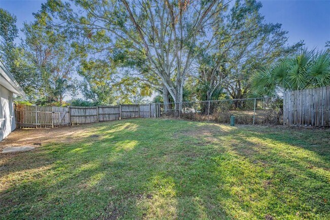 Building Photo - 1502 Cottonwood Terrace