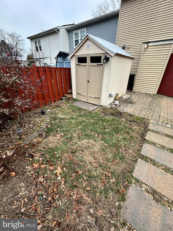 Building Photo - 7943 Timarand Ct