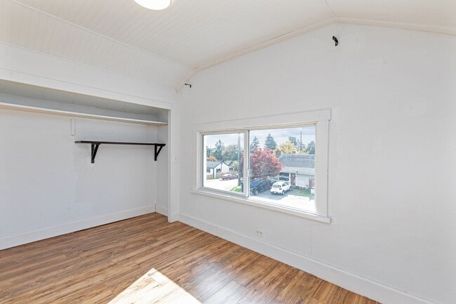 Building Photo - 5155