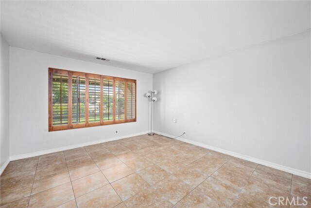 Building Photo - 10703 Valley Dr