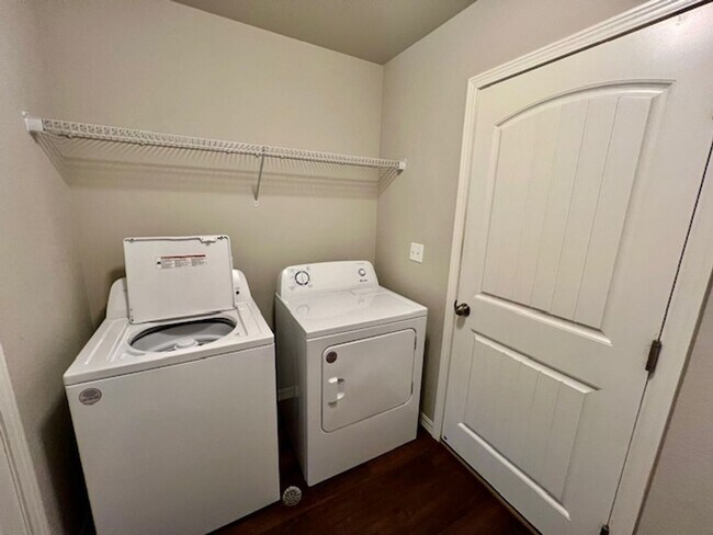 Building Photo - Charming 3 Bedroom Home In Falcon Highlands Available Now!