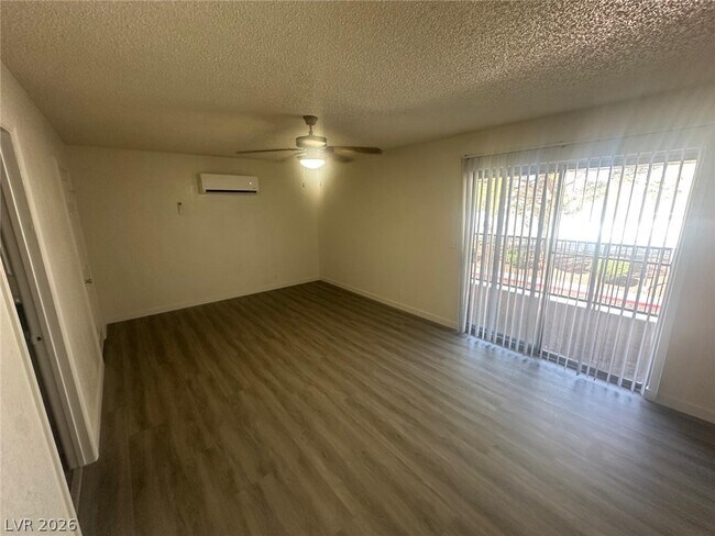Building Photo - 100 S Crestline Dr