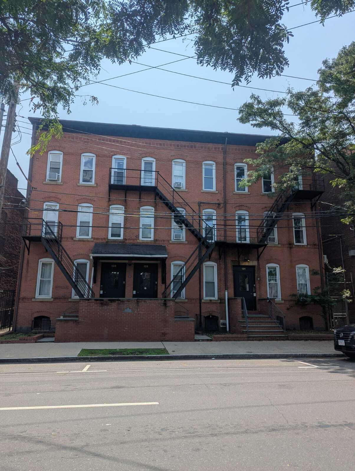 Building Photo - 135 Howe St