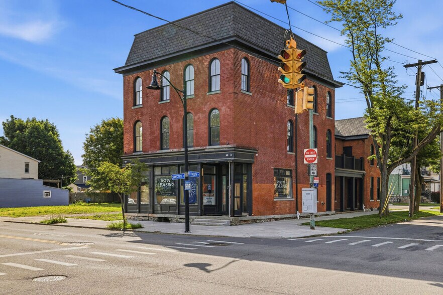 Building Photo - 319 Connecticut St