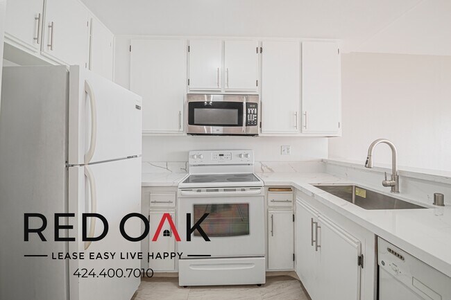 Building Photo - 6700 Franklin Pl