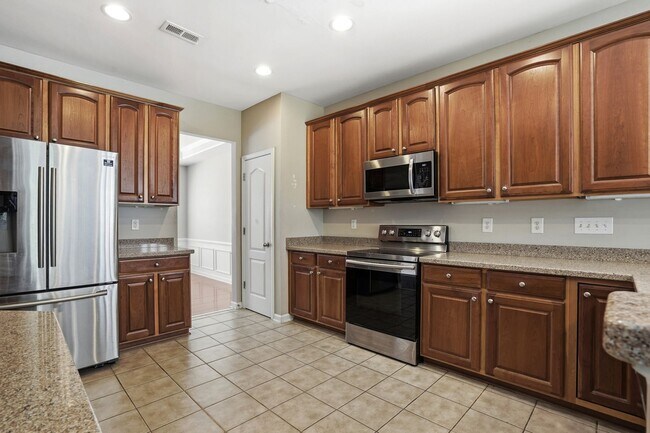 Building Photo - WAKEFIELD CORNER HOME WITH 4 BEDROOMS IS WAITING FOR YOU!